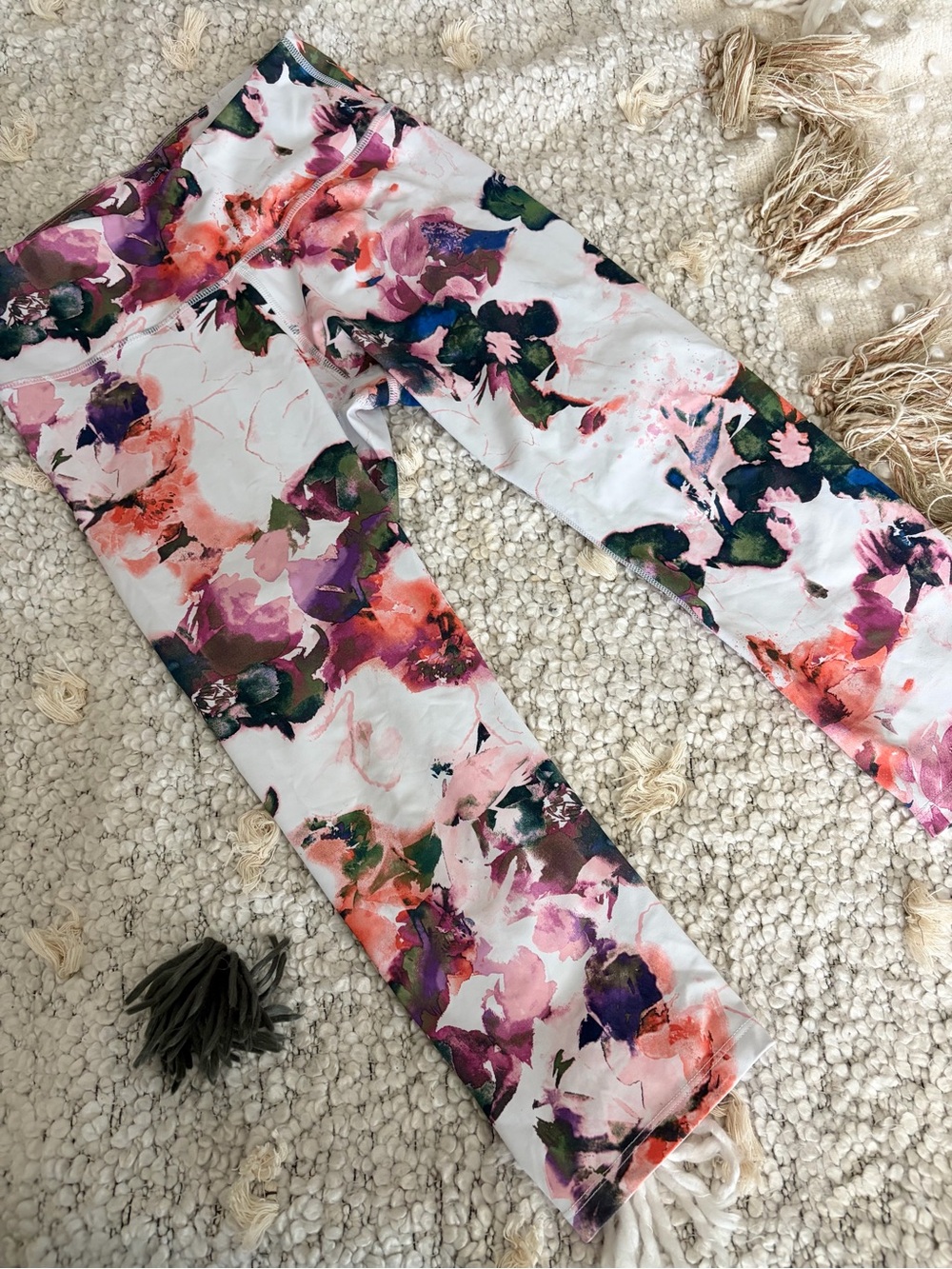 Apana Floral Workout Legging Capri Size Large